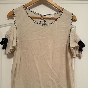 Linen off the shoulder top with black bows great condition!